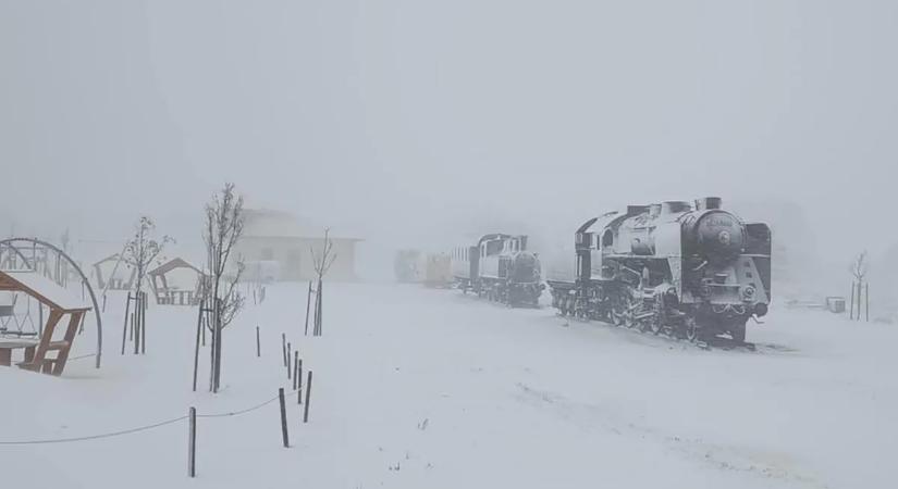 Így tört be a hóvihar az országba – látványos képeken a súlyos hóhelyzet