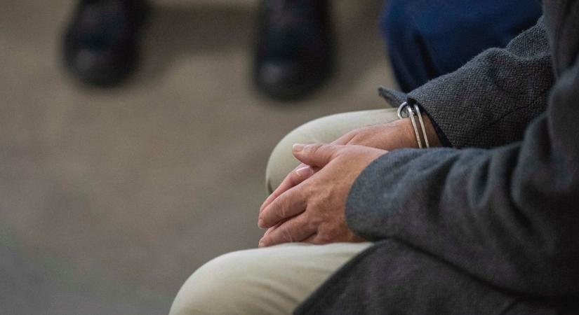 Rátörték éjjel az ajtót a 76 éves beteg férfira