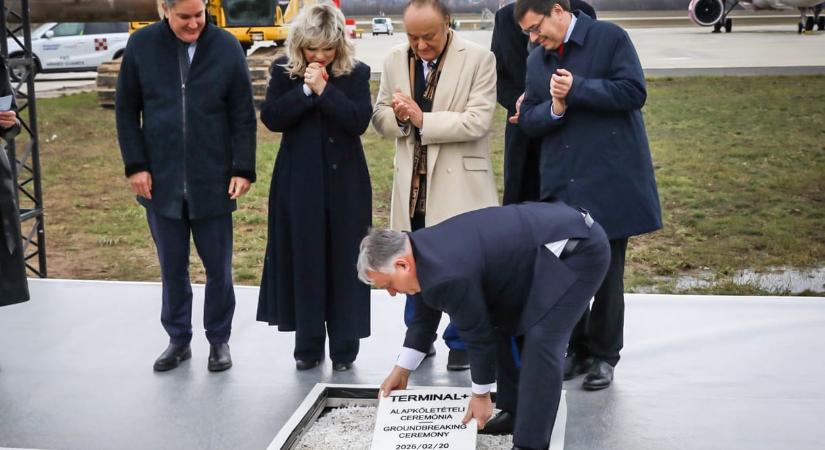 Orbán Viktor letette az egymilliárd eurós új reptéri terminál alapkövét Ferihegyen