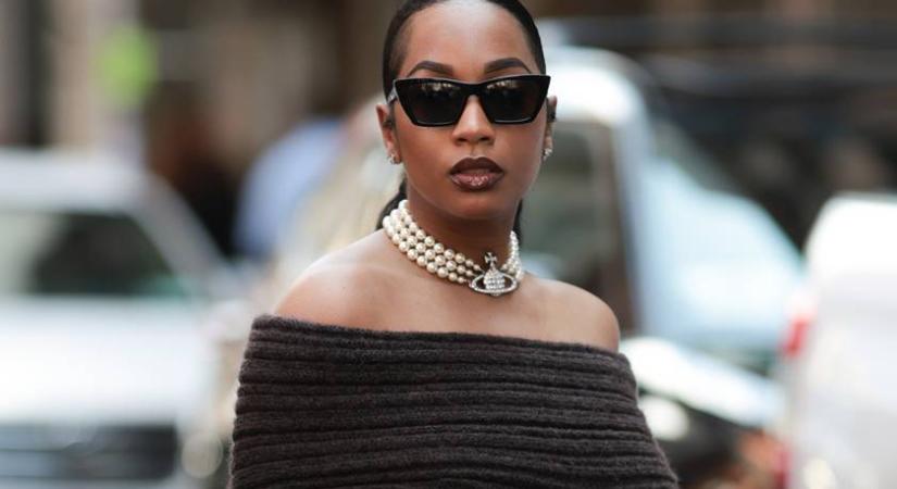 10 kilóval kevesebbnek tűnhetsz, ha ilyen felsőket viselsz: nőies fazonokat mutatunk