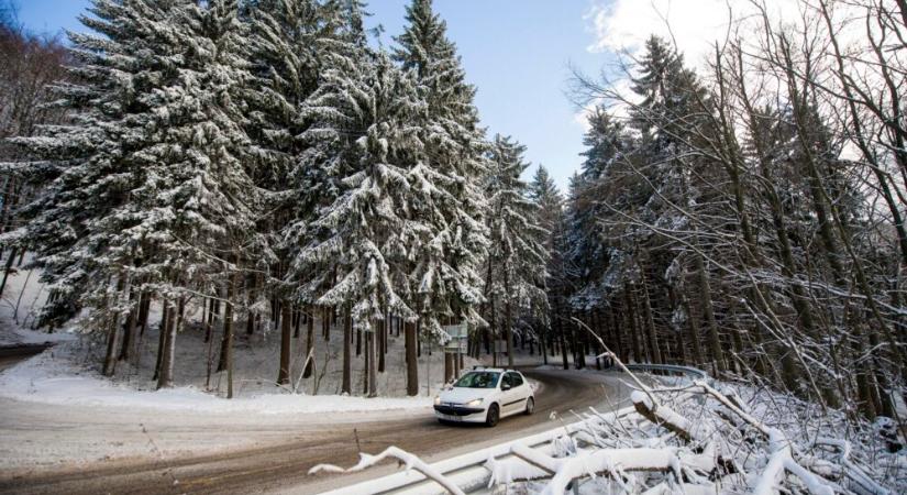 Ideiglenesen lezárták a határátkelőt Sopronnál