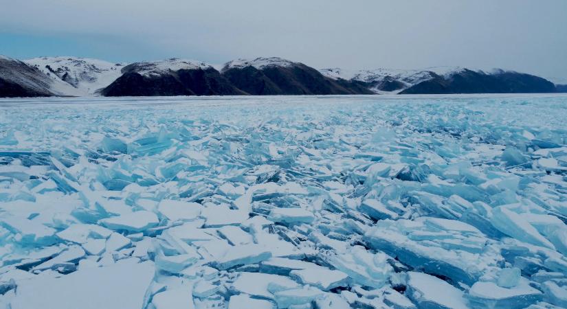 Nyolc kínai turista meghalt, amikor ráhajtottak a szibériai Bajkál-tó jegére