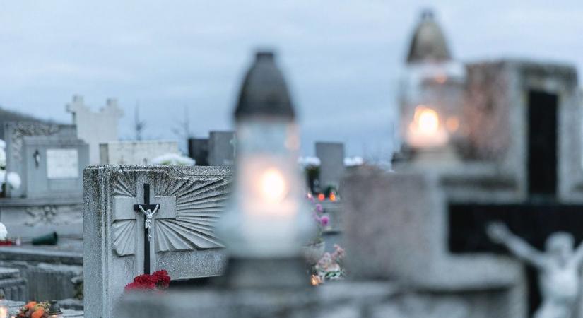Nem szívesen látott vendégek járják a hevesi falut, a sírokat sem kímélik