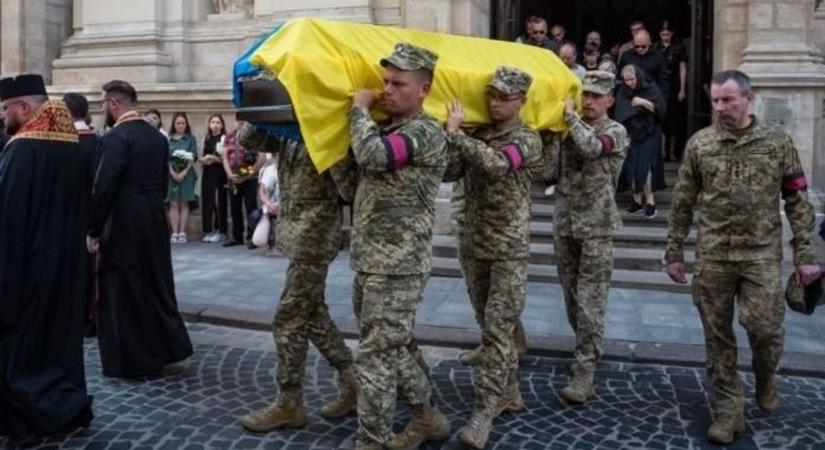 Szívszorító videón egy édesanya, aki kényszersorozás miatt vesztette el fiát az ukrajnai háborúban