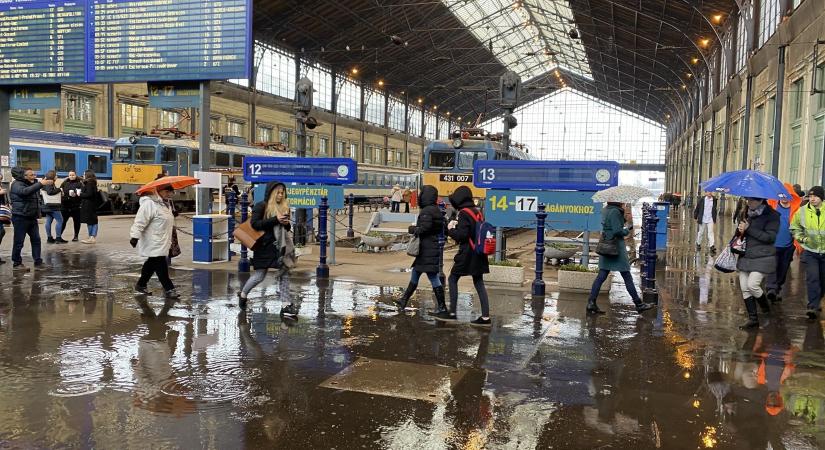 A választások előtt eladnák a budapesti pályaudvarok körüli állami ingatlanokat