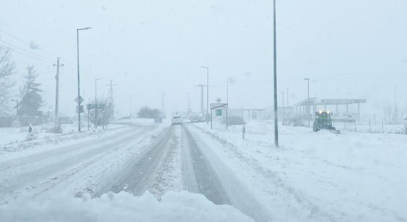 Vámos Zoltán: komoly nehézségeket okoz a hófúvás, érkeznek a katonák