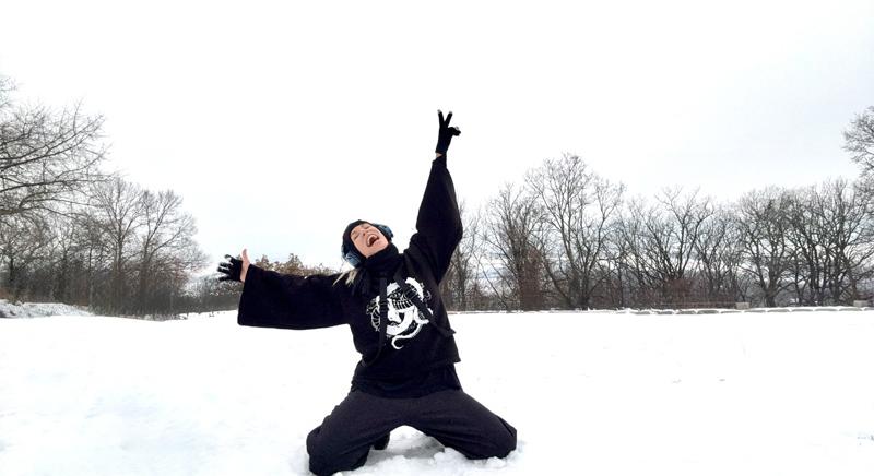 Fotonok kacaja: új dal és klip az Anna and the Barbies-tól