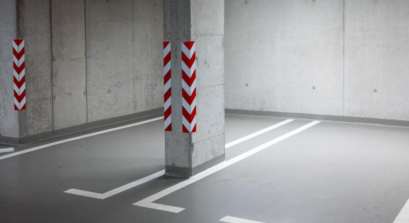 Balesetveszély után: újra teljes kapacitással üzemelnek Győrben ezek a parkolóházak