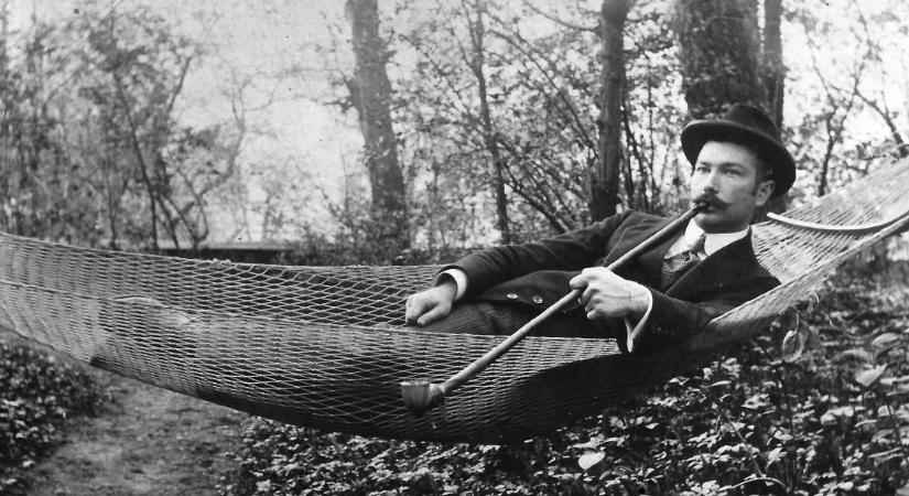 Pipafüstbe burkolózott írók, festők, tudósok és felügyelők