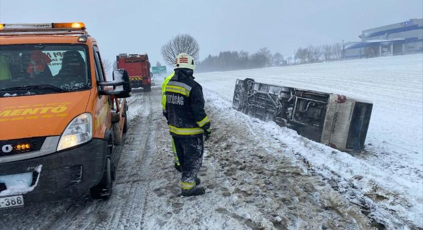 Döbbenetes videón a zalaegerszegi buszbaleset: ilyen ítéletidő tombolt a helyszínen