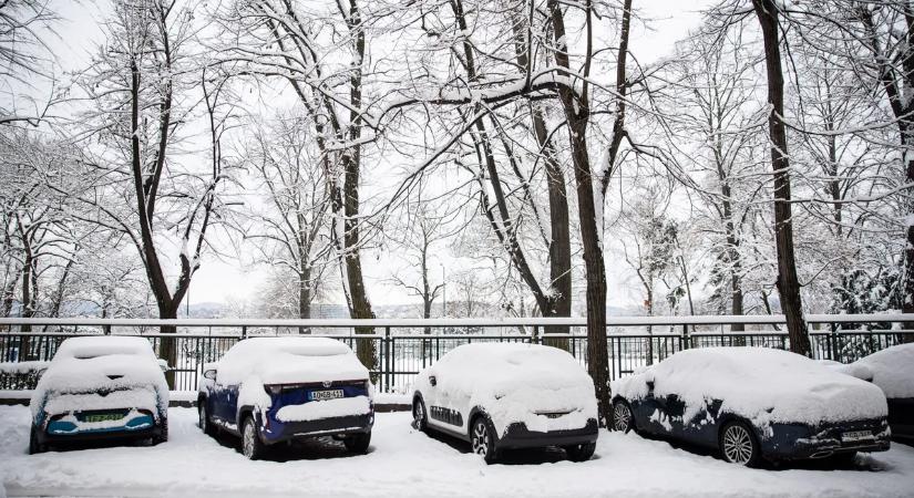 A honvédséget is bevethetik a hóhelyzet miatt - Videó