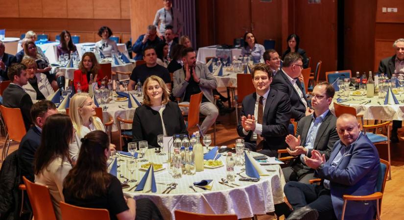 Adócsökkentés és AI: Így válik versenyképessé a magyar vállalkozó (képgalériával)