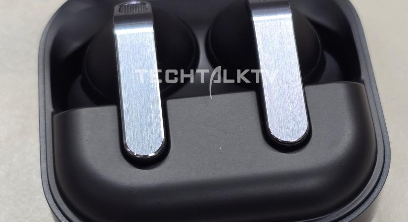 Galaxy Buds4/Buds4 Pro: demómodelleken az új szárkialakítás