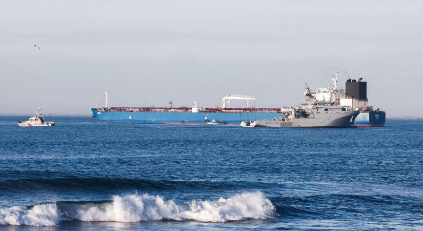 Az orosz olajtankerekre is lesújtana az EU – ez végzetes csapás lenne minden magyarnak