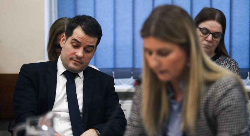 Pintér cirkusz, vagy el van tévedve a Fidesz-frakció? – Forrtak az indulatok a győri Városházán  képek