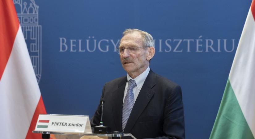 Több minisztériumra is lesújtott a Kehi, milliós bírságokat szabtak ki