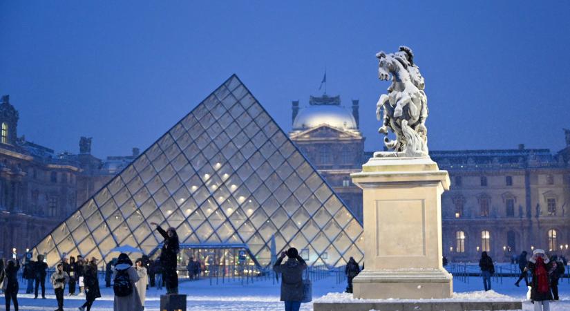 Tíz éven át húzták le csalók a Louvre-t, de a múzeum szerint előfordul az ilyesmi