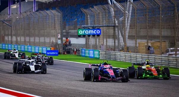 Mitől „rakéta” a rajtoknál a Ferrari?