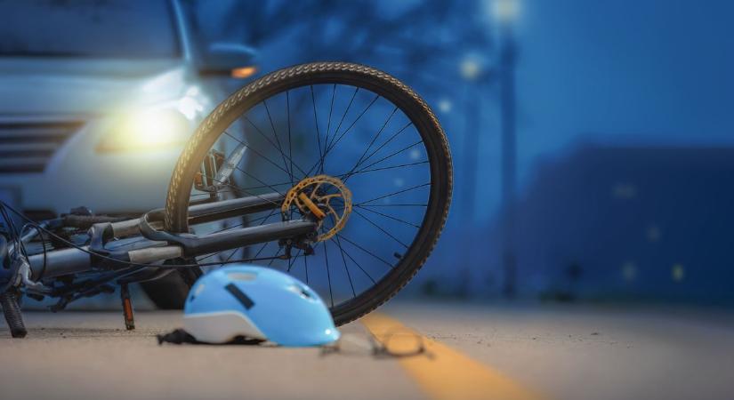 Brutális gázolás: kerékpárost csapott el a 62 éves autós