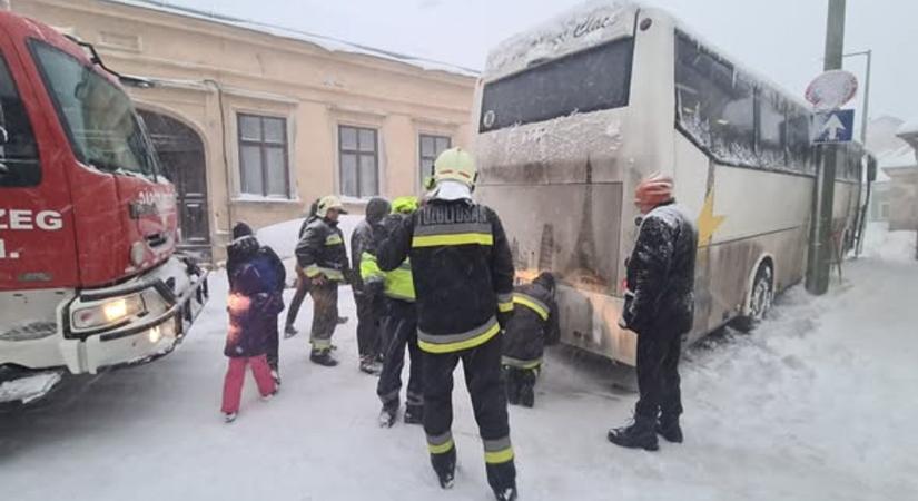 Közel száz eseményt számoltak fel délelőtt a vasi tűzoltók