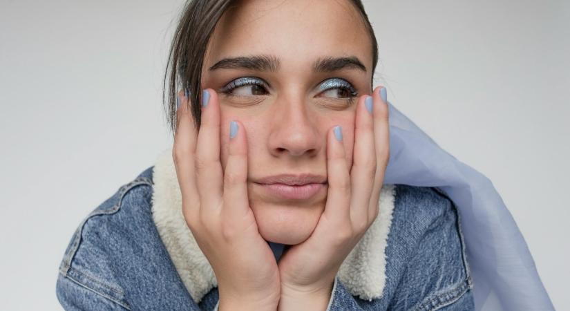 „Ragasztós légycsapdák tucatjai minden szobában, tele tetemekkel.” – Mit láttál a partner lakásán, ami miatt azonnal kereket oldottál?