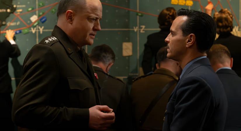 Feszült, látványos háborús mozit ígér Brendan Fraser új filmjének előzetese