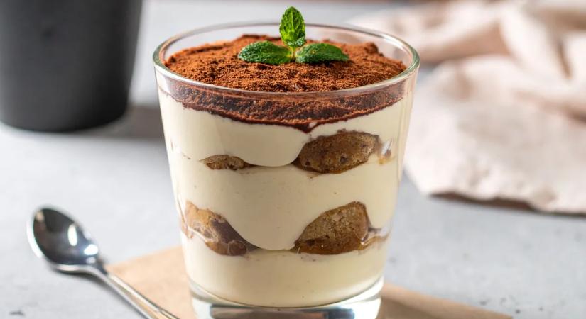 Fogyókúrázol, de ennél valami finomat? Ez a diétás tiramisu nemcsak az alakodat, de a pénztárcádat is kíméli