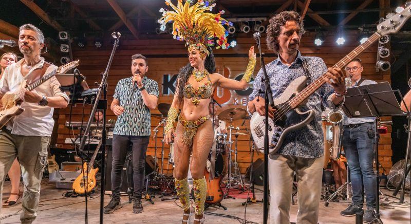 Terence Hill köszönetet mondott a magyar bandának