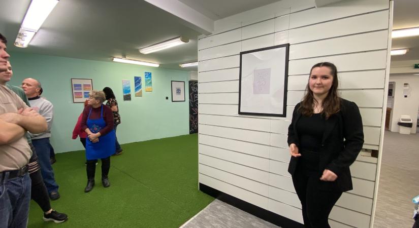 Meszlényi Viktória első önálló kiállítása nyílt meg az Ifjúsági Klubban