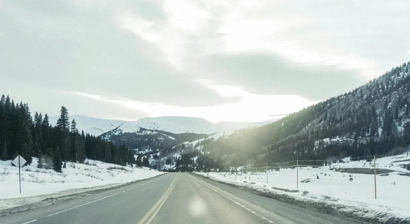 Hóhelyzet: fontos figyelmeztetést adtak ki az autósoknak