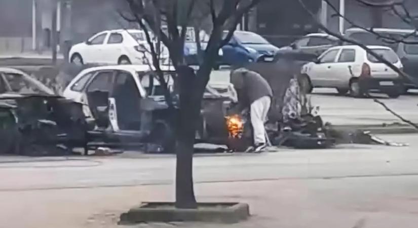 Szétbontottak vagy 10 autót egy bevásárlóközpont pakolójában, mire kiértek a rendőrök