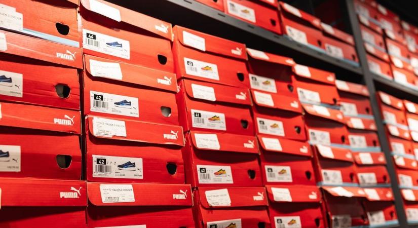 Ez már művészet: elképesztő trükkel loptak 21 pár sportcipőt a borsodiak egyik kedvenc bevásárlóközpontjából