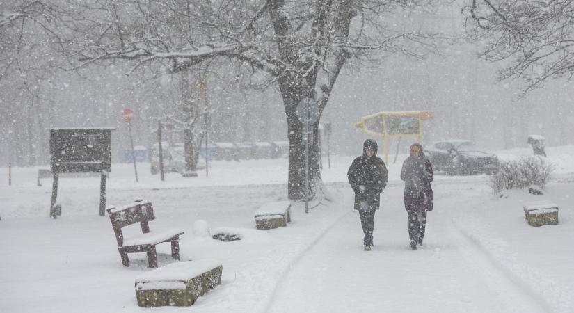 Itt lesznek kőkemény fagyok a hétvégén, az autósok réme is újra lecsap
