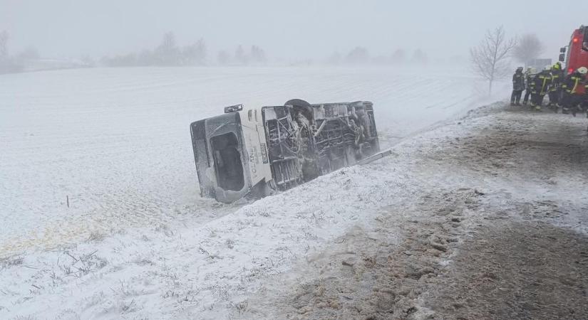 Operatív Törzs: Vas megye egyes részein 40 centiméter hó hullott