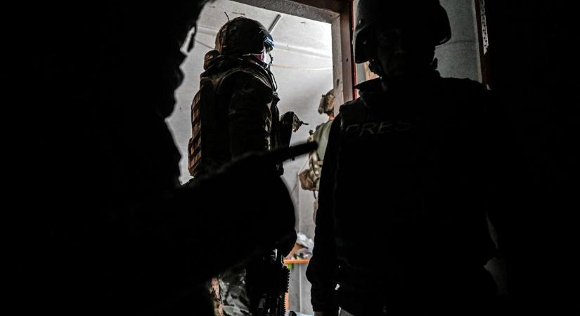 Sokkoló videón, ahogy erőszakkal rabolnak el egy férfit az egyenruhások Ukrajnában