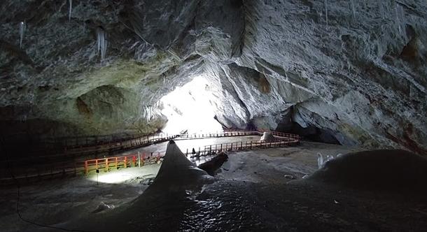 Egy romániai barlangban olyan baktériumfajt találtak, amely tíz modern antibiotikummal szemben is ellenálló