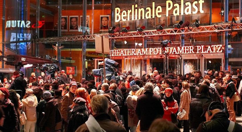 Schilling Árpád képmutatónak nevezte a legnagyobb élő német rendezőt, Wim Wenderst, amiért nem hajlandó politizálni a berlini filmfesztiválon