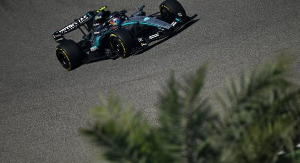 Melyik F1-es csapat hány kört tett meg a teszteken?