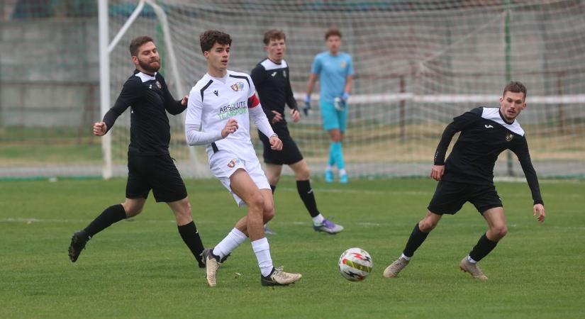 Hiába az eső és a hó, bepótolták elmaradt meccsüket