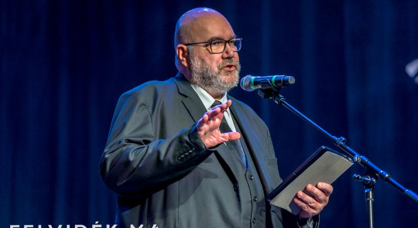 „Minden magyar felelős minden magyarért”