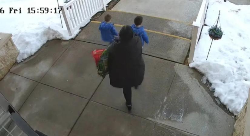 Videón a horrorbaleset: száguldó kocsi alá került a kétéves, valóságos csoda, hogy túlélte