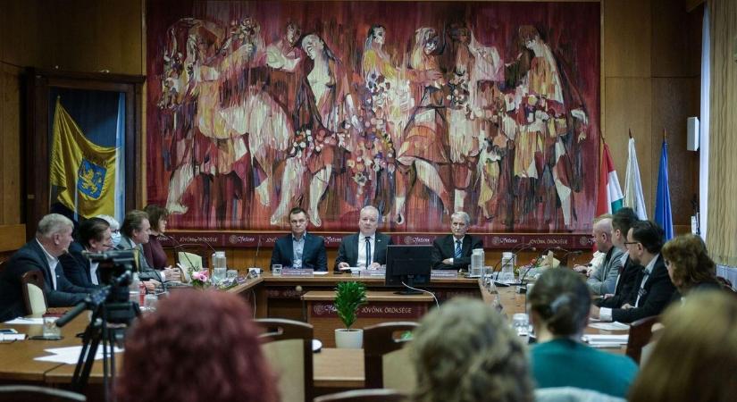 Több száz millió forinttal növelik a fejlesztésre szánt összeget Hatvanban