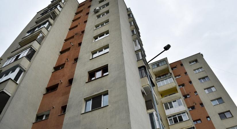 Kizuhant egy gyerek a 7. emeletről