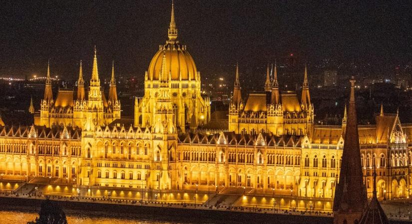 Betelt a pohár Magyarország kormányánál – rendkívüli bejelentést tettek péntek este