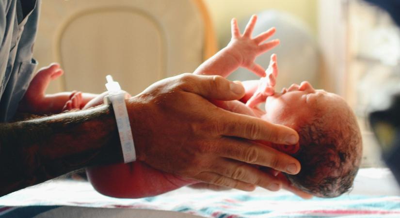 Szenzáció: először végeztek életmentő szívműtétet egy kis súlyú koraszülöttön