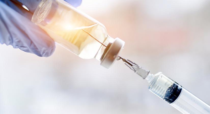 Előremenekül az EU: iszonyatos összeget szánnak az újgenerációs oltásokra