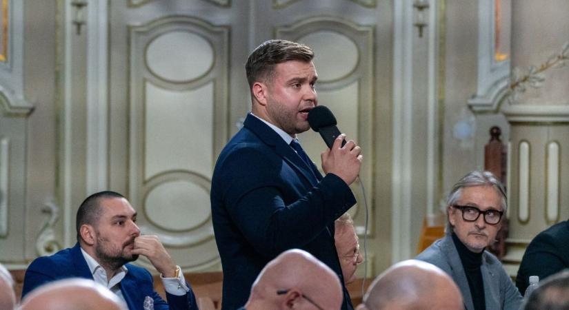 Vitát robbantott a Tisza-adó: Farkas vészharangot kongatott, Botka hallani sem akart róla