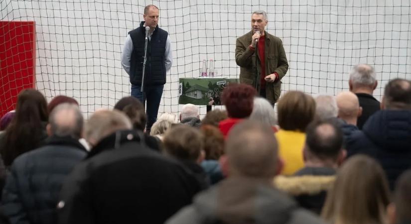 Lázár János: Hazánkat nem szabad egy bulibáróra bízni!