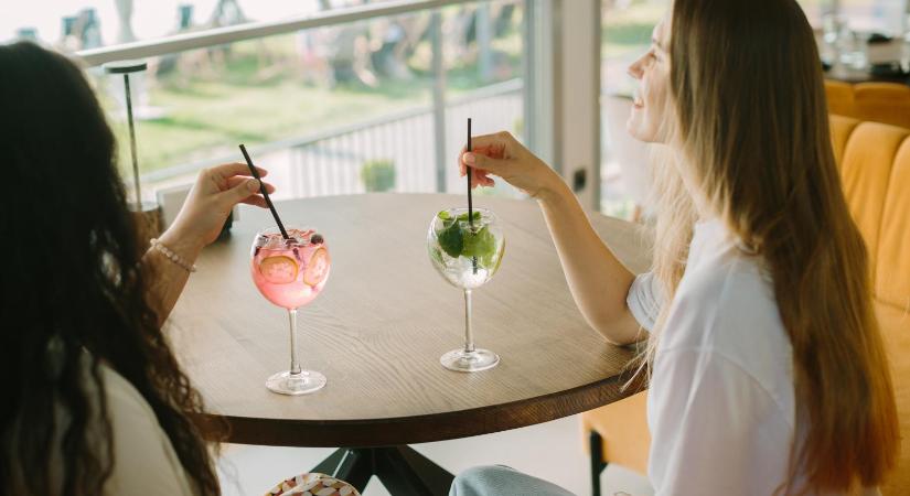 Moktéllal mulat ma a Z-generáció