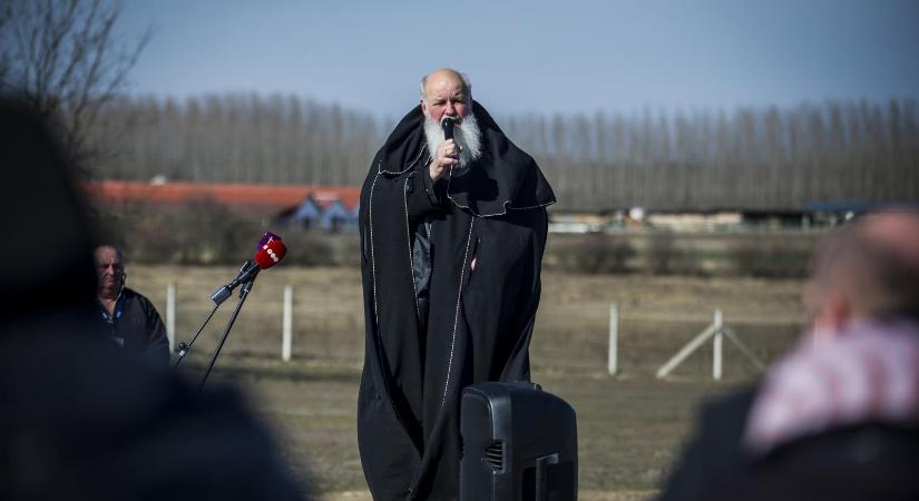 A tatárszentgyörgyi romagyilkosságok áldozatairól való megemlékezésre hív Iványi Gábor